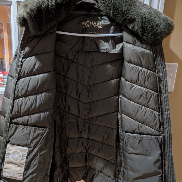 MK women down jacket medium size, green - Picture 3 of 4